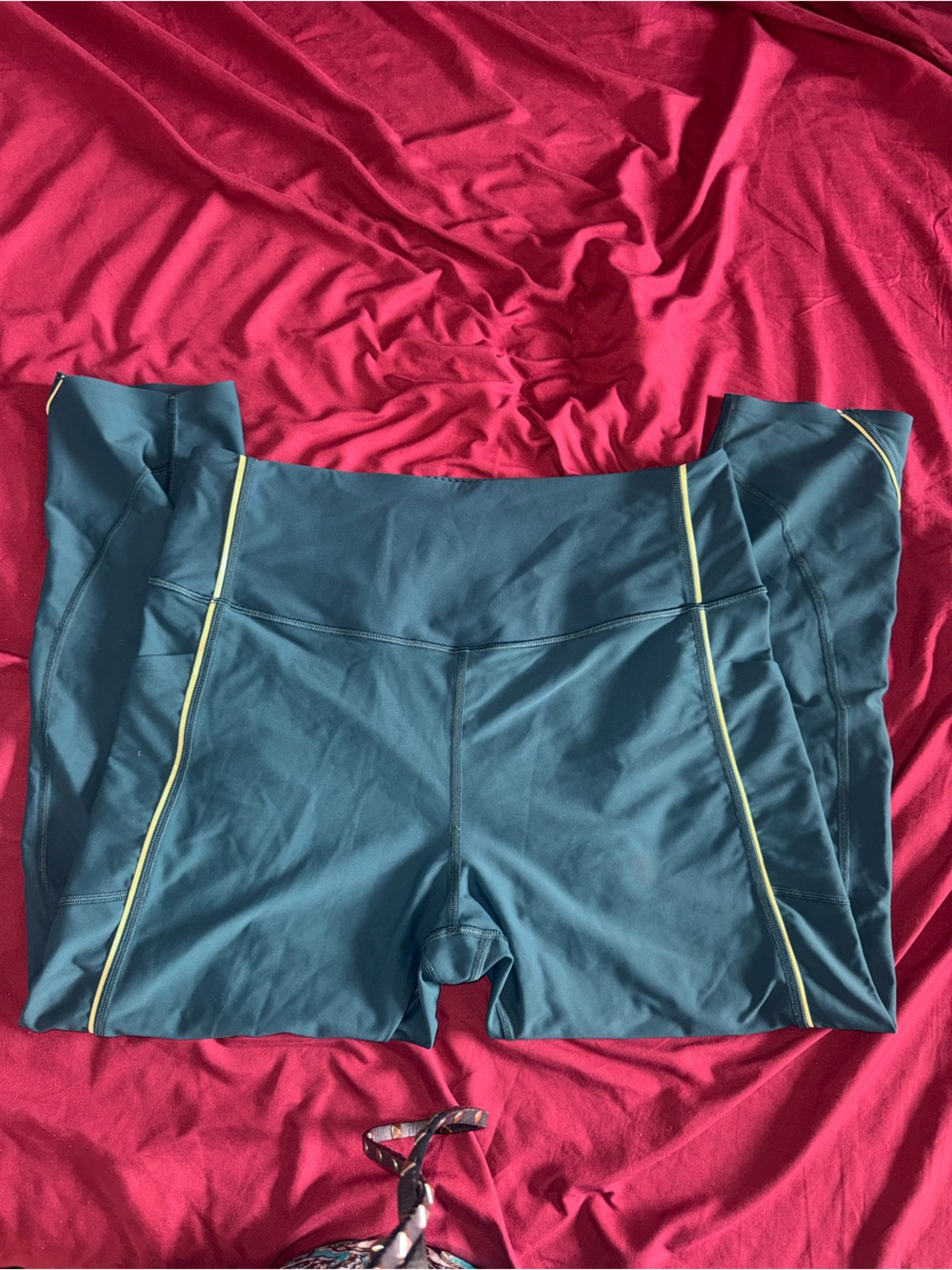 Victoria's Secret On Point Teal Ladies’ Leggings with Yellow Trim XL